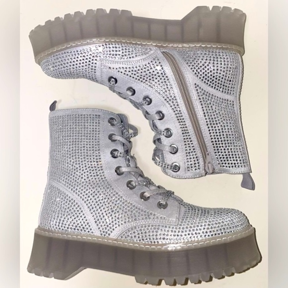 Steve Madden Women's Dynamite Silver Multi Combat & Lace-up Boots Size 6.5 - Picture 4 of 12